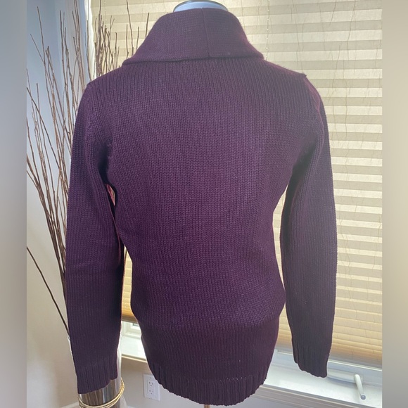 Forever 21 Men’s Knit Button Up Maroon Cardigan - Picture 5 of 7